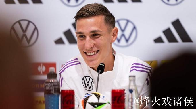 施洛特贝克有意加盟拜仁，拜仁暂时观望。