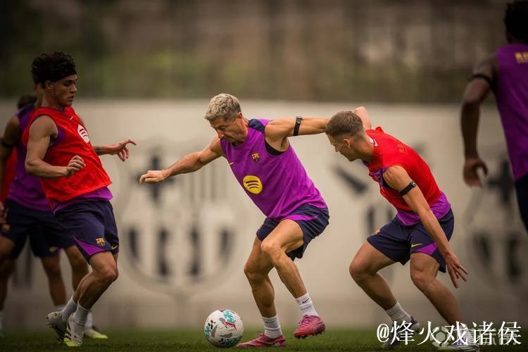 莱万缺席巴萨合练，仅在健身房进行预防训练